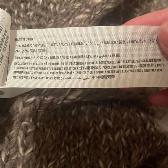 Abercrombie & Fitch Charcoal Knit Wrap - Picture 4 of 5